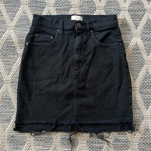 Wilfred Free by Aritzia Tanit denim skirt black. Size 4. - Picture 4 of 5